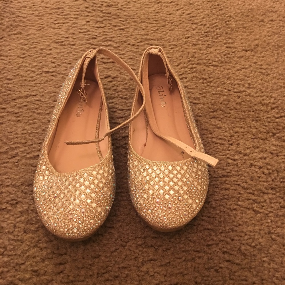 2pair Sparkling/glittery shoes for girls.